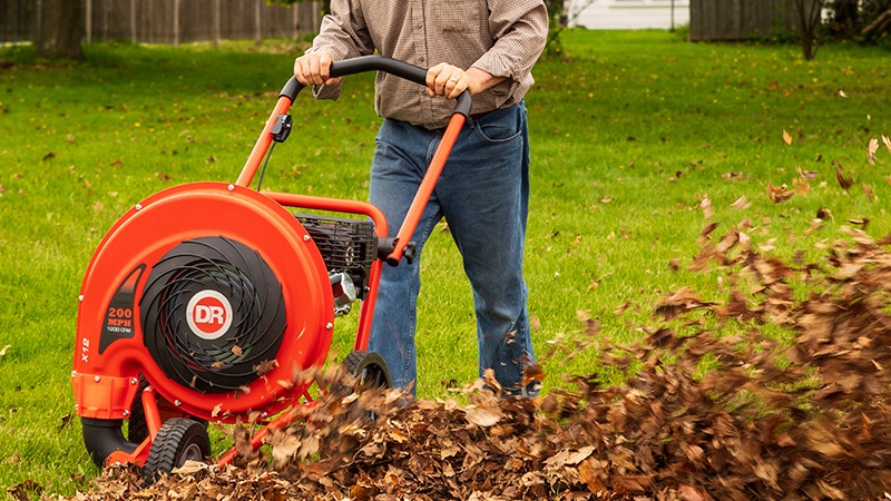 Wheeled leaf blower