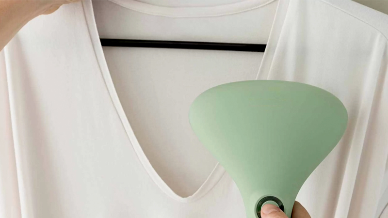 Green clothes steamer