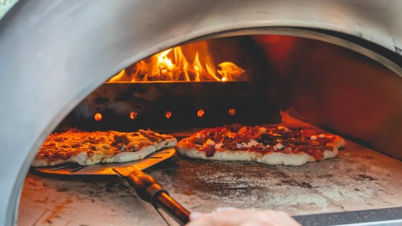 Pizza oven cooking