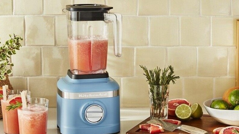 Blue smoothie maker