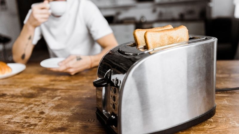 Standard silver toaster