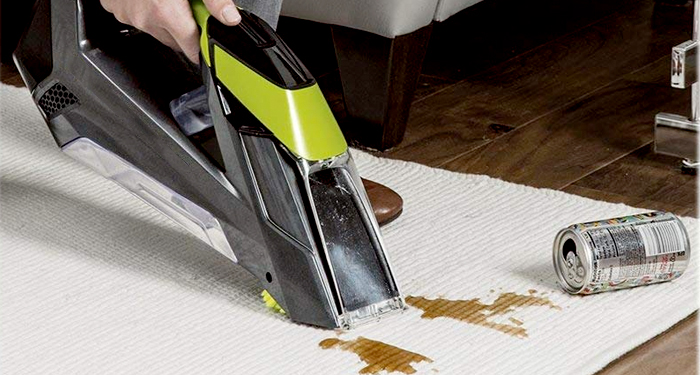 Cordless carpet cleaner