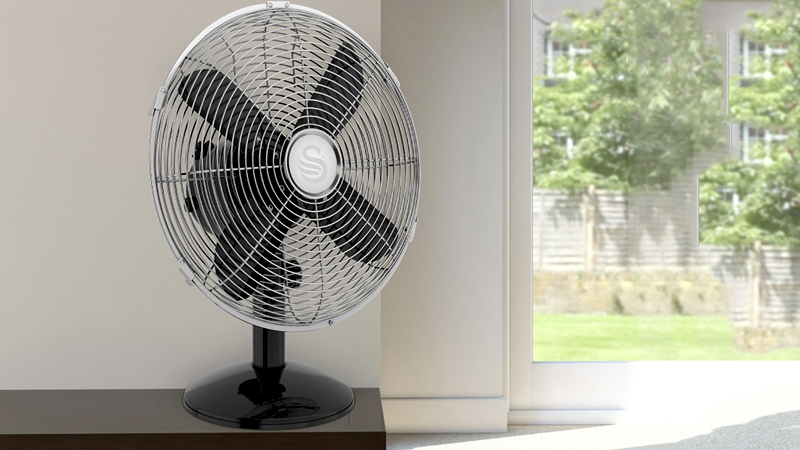 Table cooling fan