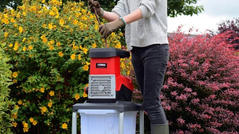 Electric garden shredder