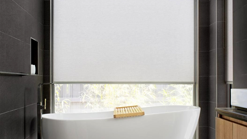 Roller bathroom blinds