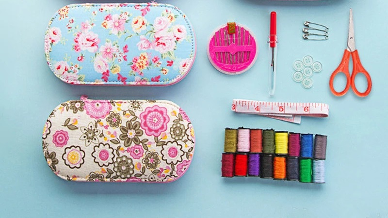 Travel sewing kit