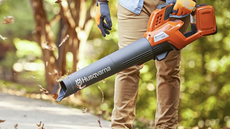 Electric leaf blower