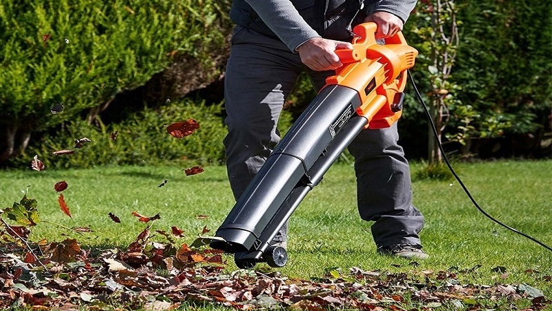 Corded leaf blower