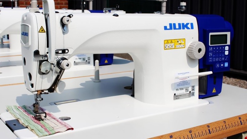 Lockstitch sewing machine