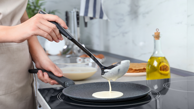 Cooking pancakes in pan