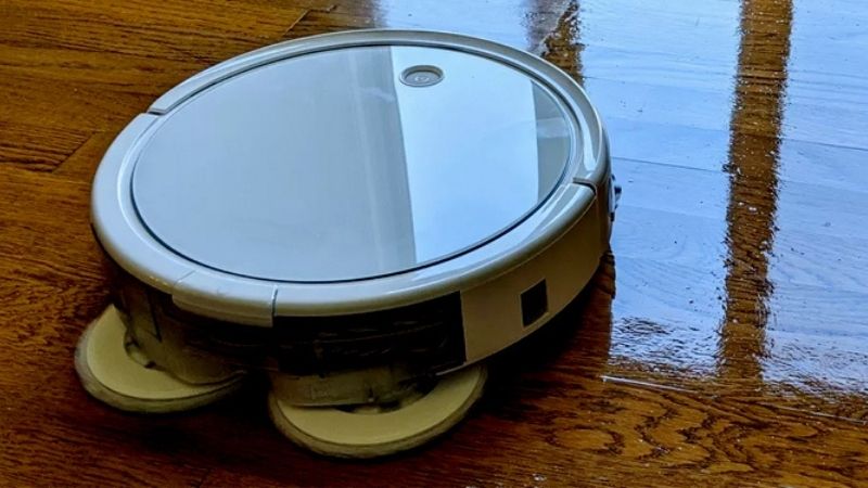 Robot vacuum with mop